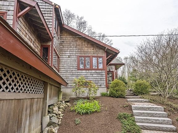 4th image of 25 Rockwood St