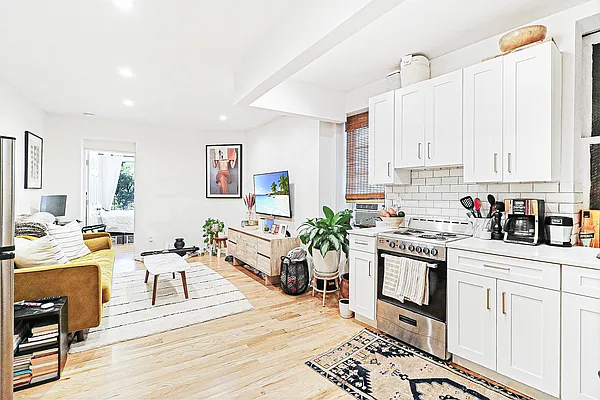 Rented by Leviathan Leasing LLC | media 4