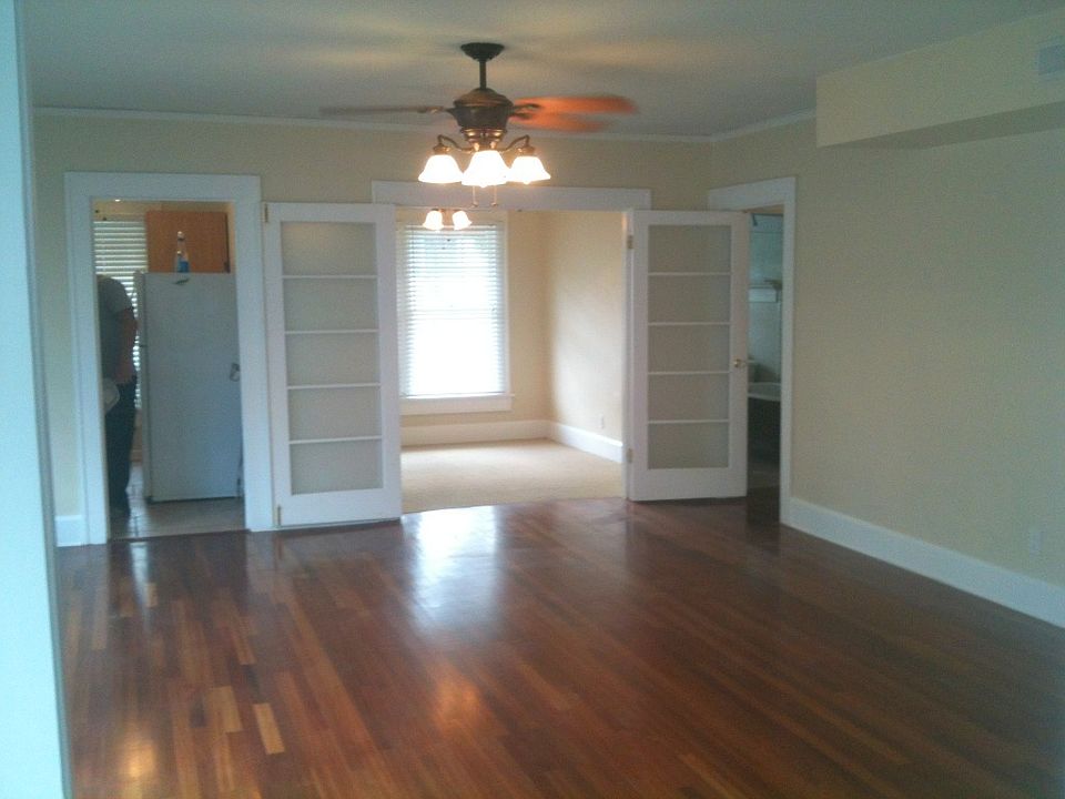 1st image of 242 10th Ave NE #A