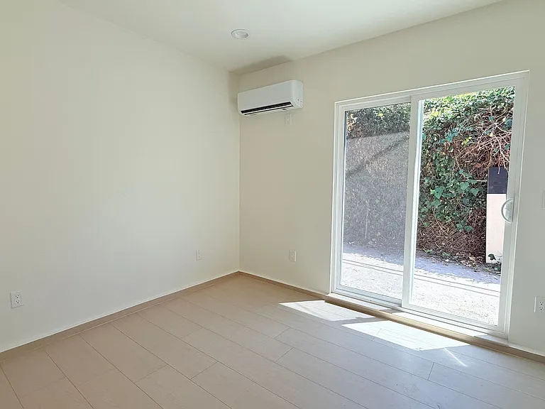 640 W Invergarry St — Photo 7