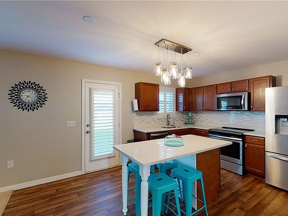 3rd image of 2200 NE Juanita Place Cpe