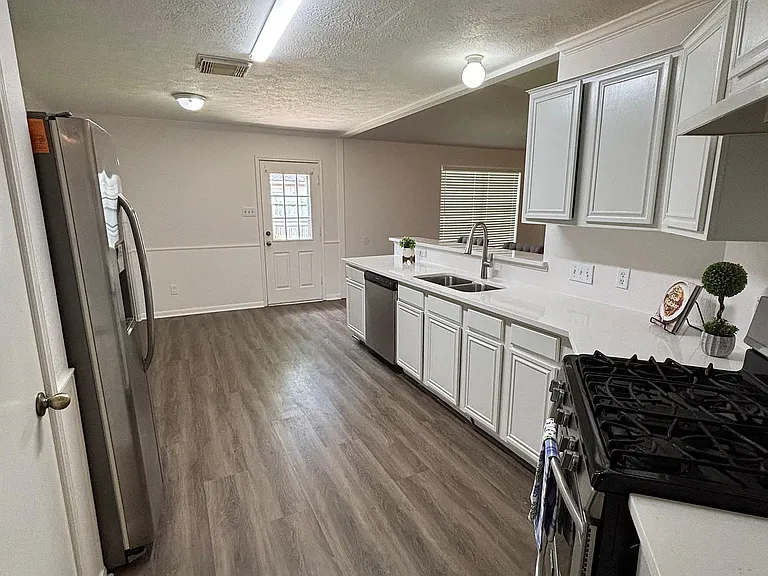9217 Mohawk Dr — Photo 5