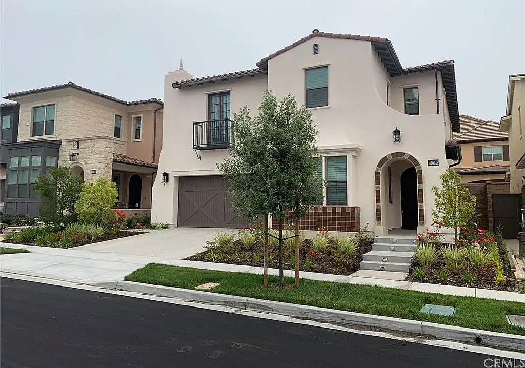 5 bed, 5.5 bath, 3489 sqft, $8,500 — Photo 1