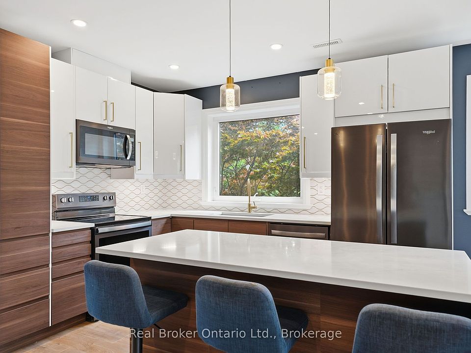 1st image of 58 Rosslyn Ave N #2