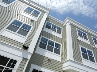 2 Hennessey Blvd #201, Atlantic Highlands, NJ 07716