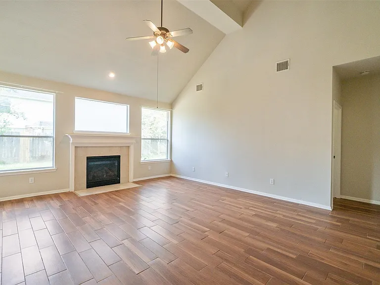 8811 Sun Haven Ln — Photo 13