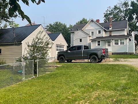 3rd image of 226 E Liberty St