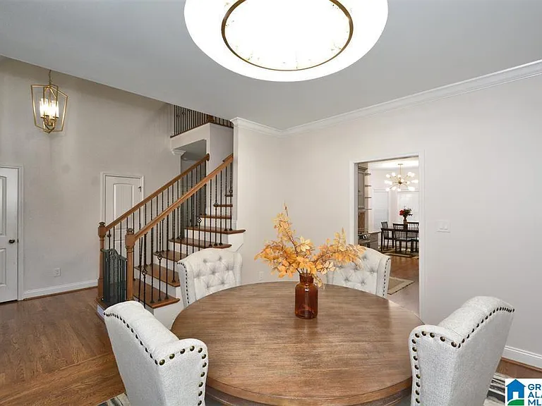 221 Castlehill Dr — Photo 7