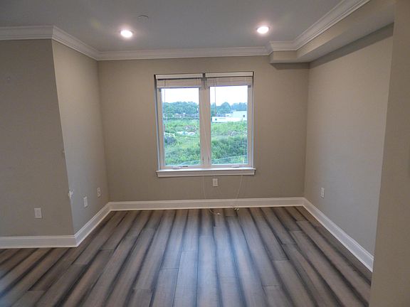 2nd image of 3412 W Commissioner St APT 3