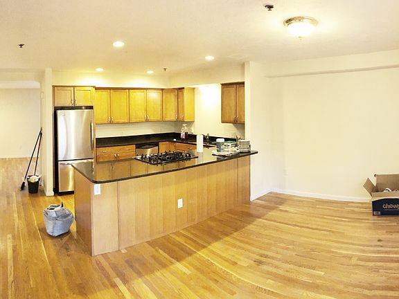 4th image of 45 Prospect Hill St Unit E