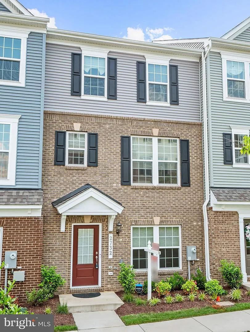 2732 Pinebrook Rd — Photo 3