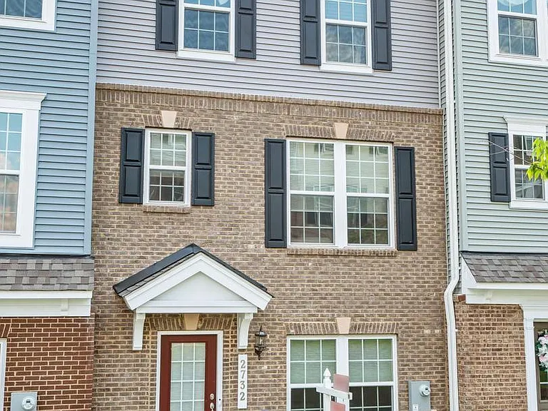 2732 Pinebrook Rd — Photo 3