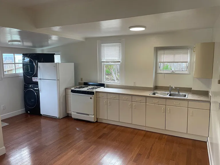 625 Hawthorne St — Photo 2