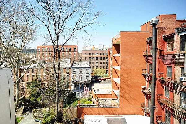 Rented by Town Residential | media 3