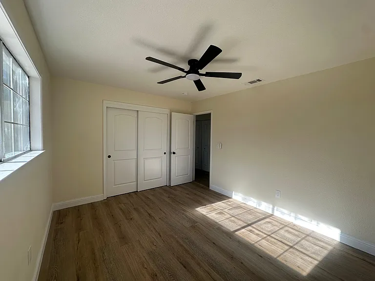 13000 Lorenzo Ct — Photo 29