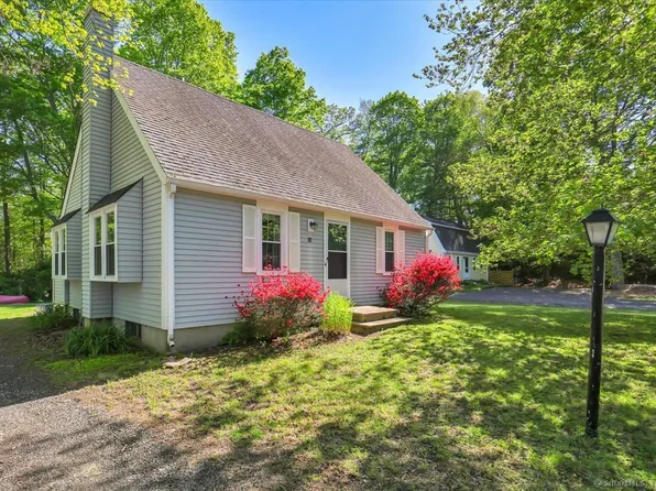 10 Falls River Circle, Essex, CT 06442