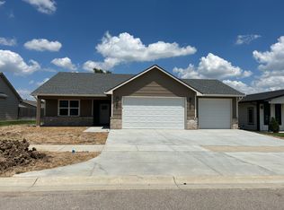 9902 E Annabelle Cir, Wichita, KS 67207