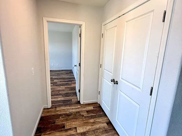 2208 E Clear Creek Dr — Photo 26