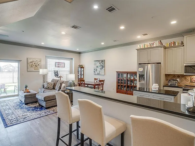 1313 Summerset Ln — Photo 27