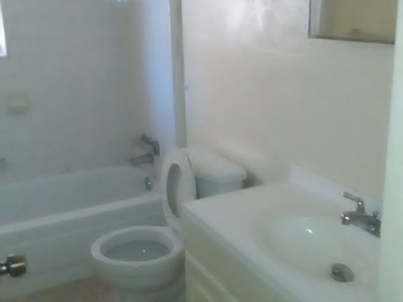 3rd image of 2405 Highwood Dr #House