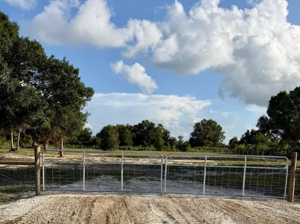 18516 NW 262nd Street, Okeechobee, FL 34972