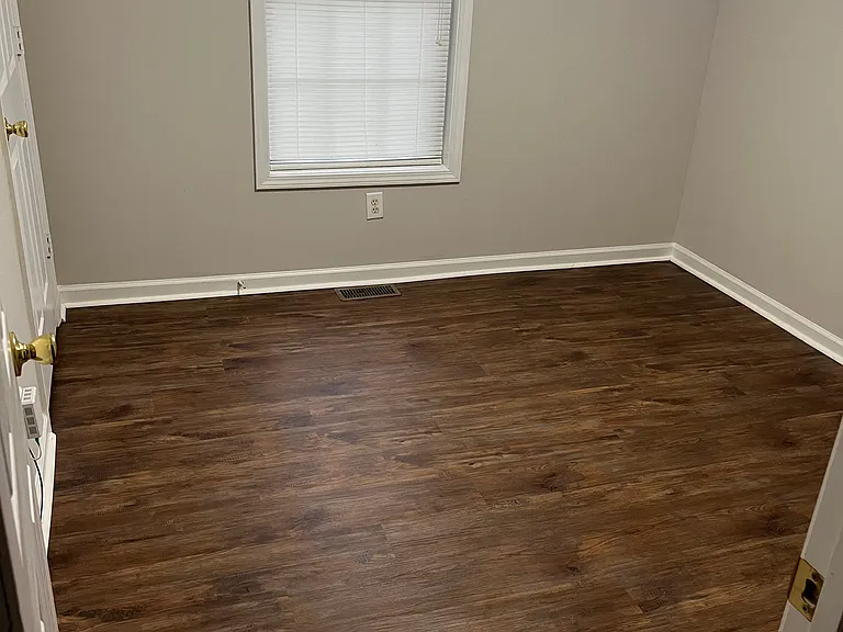 423 Ivy Crest Dr — Photo 6