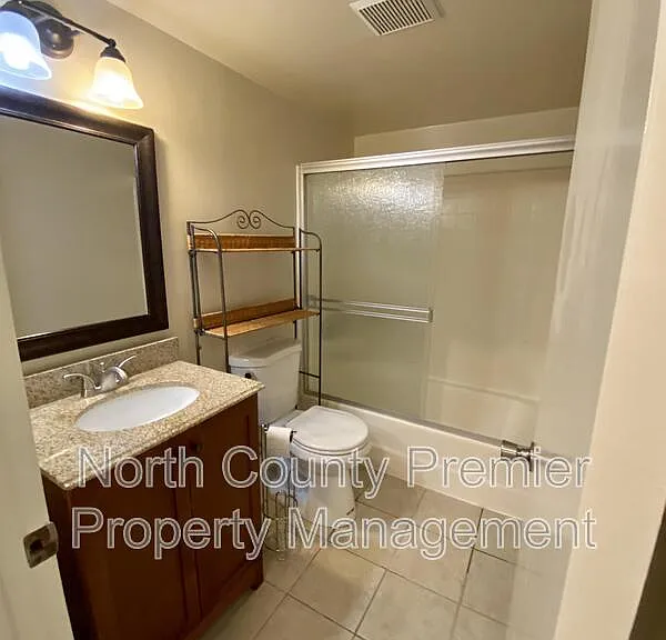 2850 Englewood Way — Photo 8