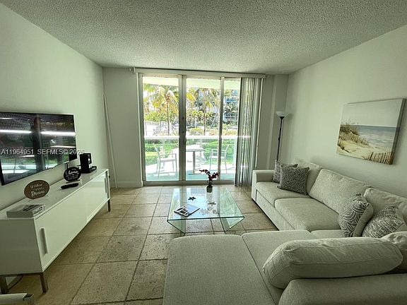 4th image of 3901 S Ocean Dr APT 1J
