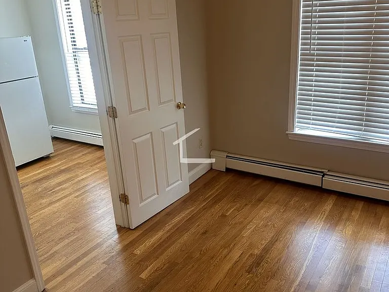 32 Chesterton St #2 — Photo 2