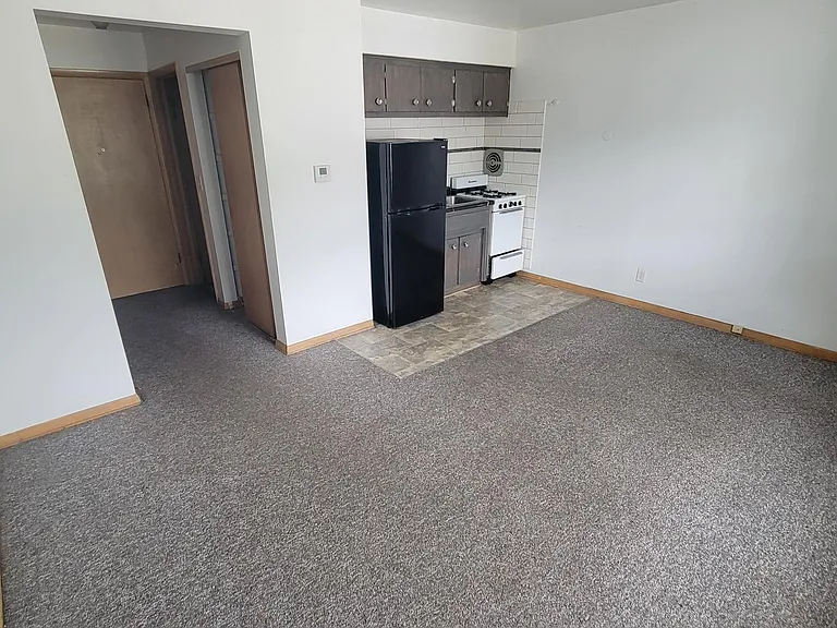 6521 W Beloit Rd — Photo 7