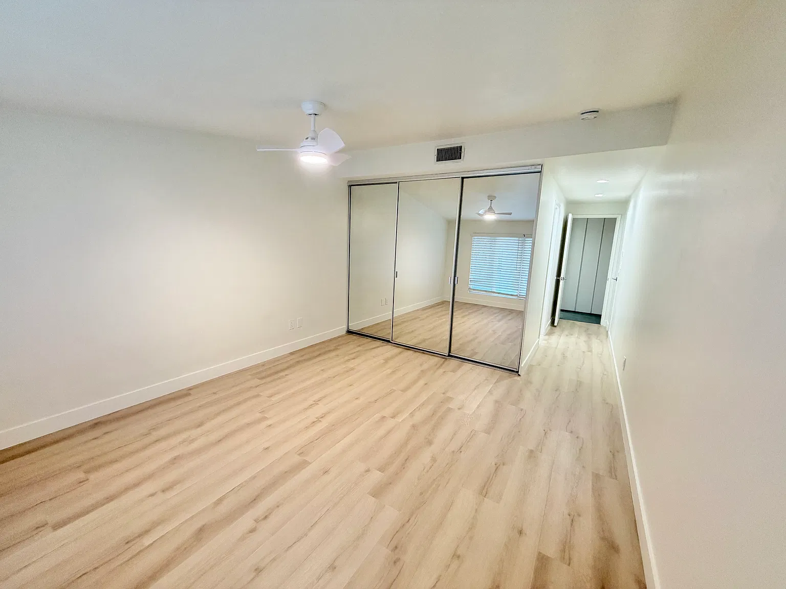 4 bed, 2.5 bath, 2097 sqft, $5,000 — Photo 4