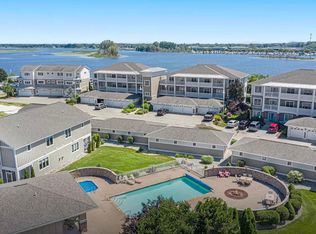 930 W Savidge St #8, Spring Lake, MI 49456