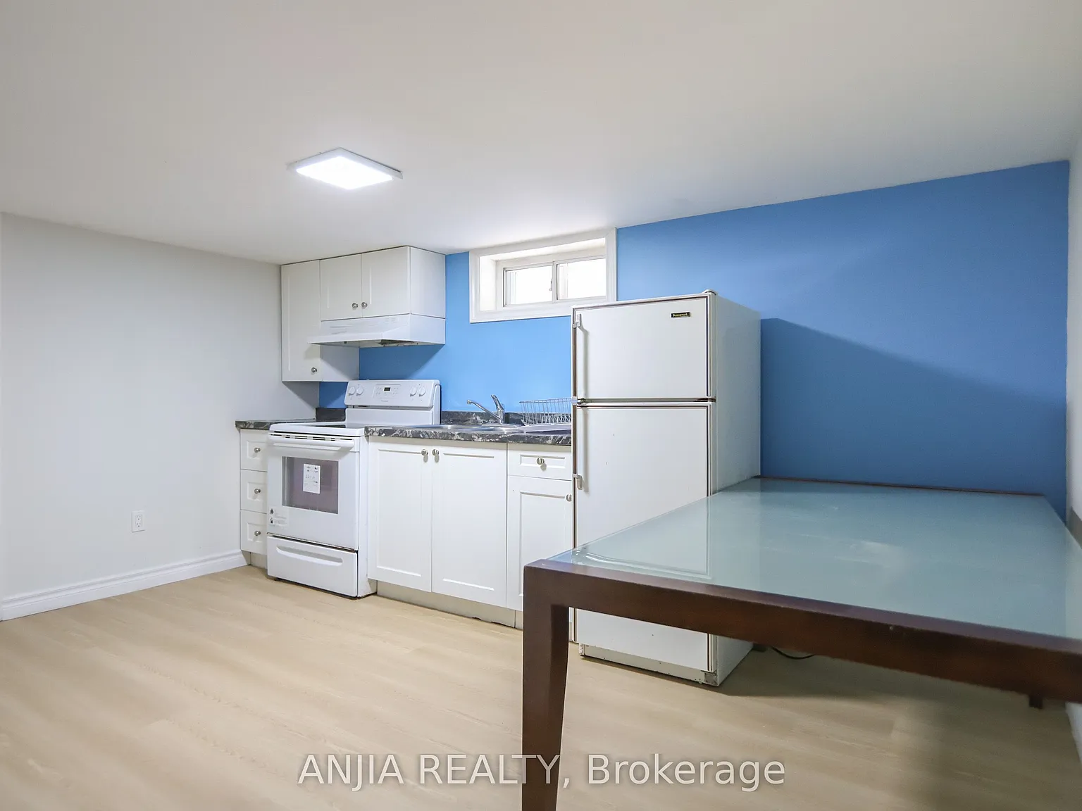 2 bed, $1,800 — Photo 4