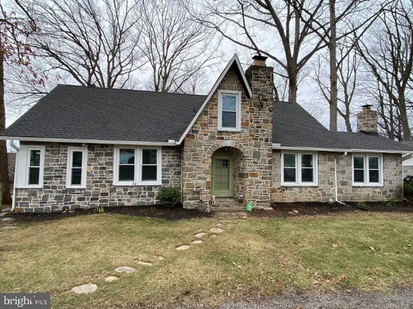 24 Park St, Jacobus, PA 17407