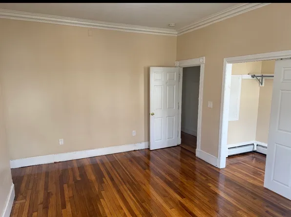 292 Washington Ave APT 1R, Chelsea, MA 02150