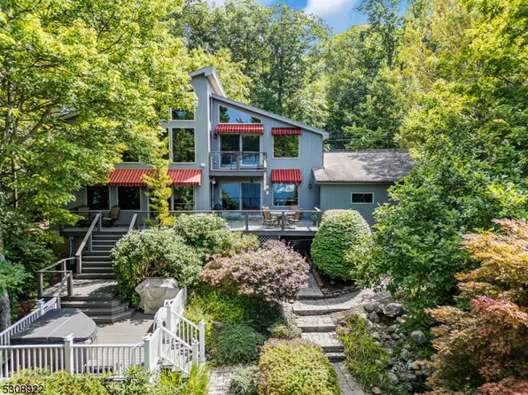 25 Lake End Rd, Rockaway Twp., NJ 07435