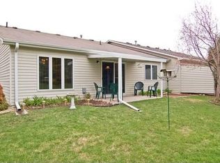 2633 Duluth St N, Maplewood, MN 55109