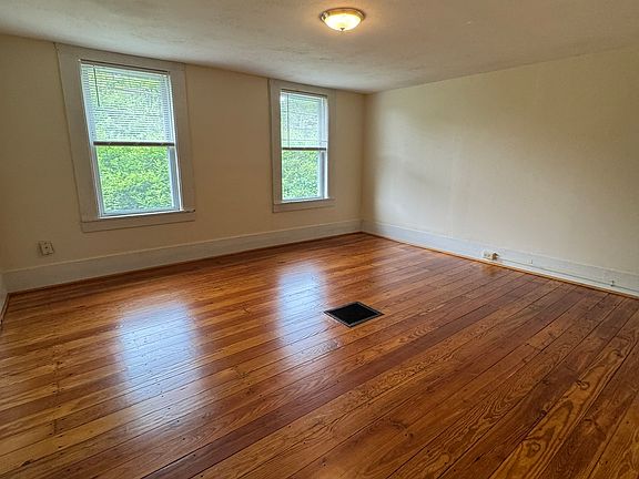 2nd image of 46 Old Amherst Rd #2