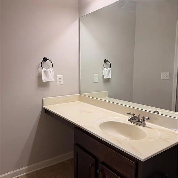 559 Madison Park Dr — Photo 32