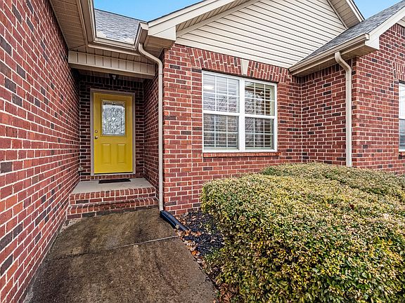 3rd image of 211 Mill Creek Ct