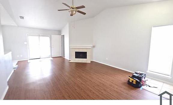 4th image of 4514 Carmel Ln