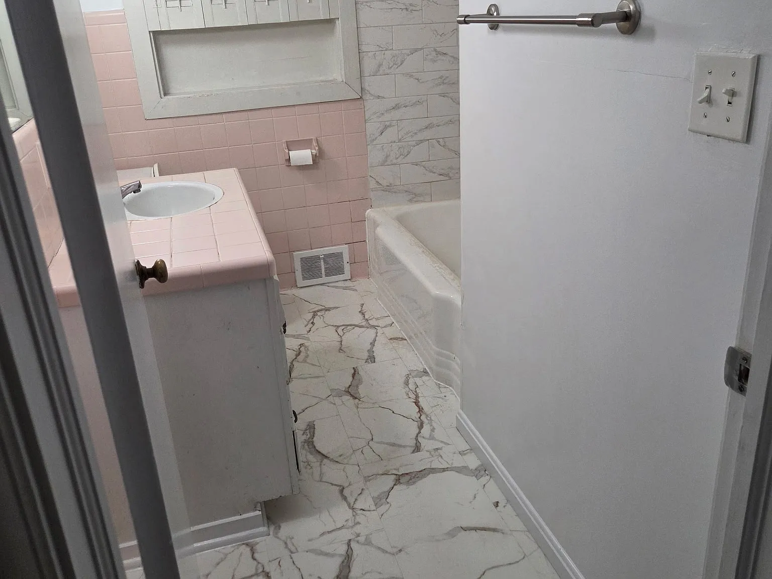 3 bed, 1700 sqft, $1,600 — Photo 1