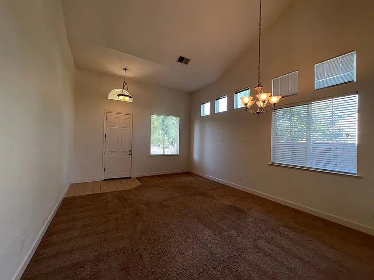 100 Mount Adams Cir — Photo 5