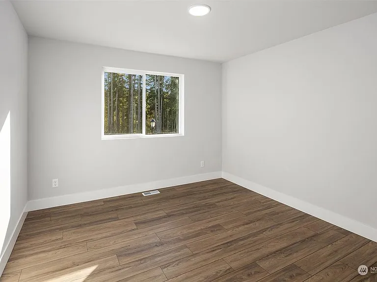 5412 Century Pl NE — Photo 14
