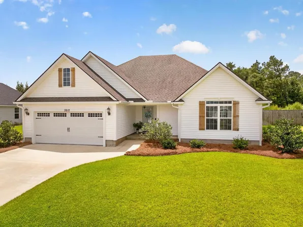 3810 Landings Cir, Hahira, GA 31632