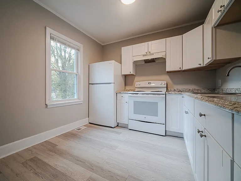 614 Ambassador St — Photo 7