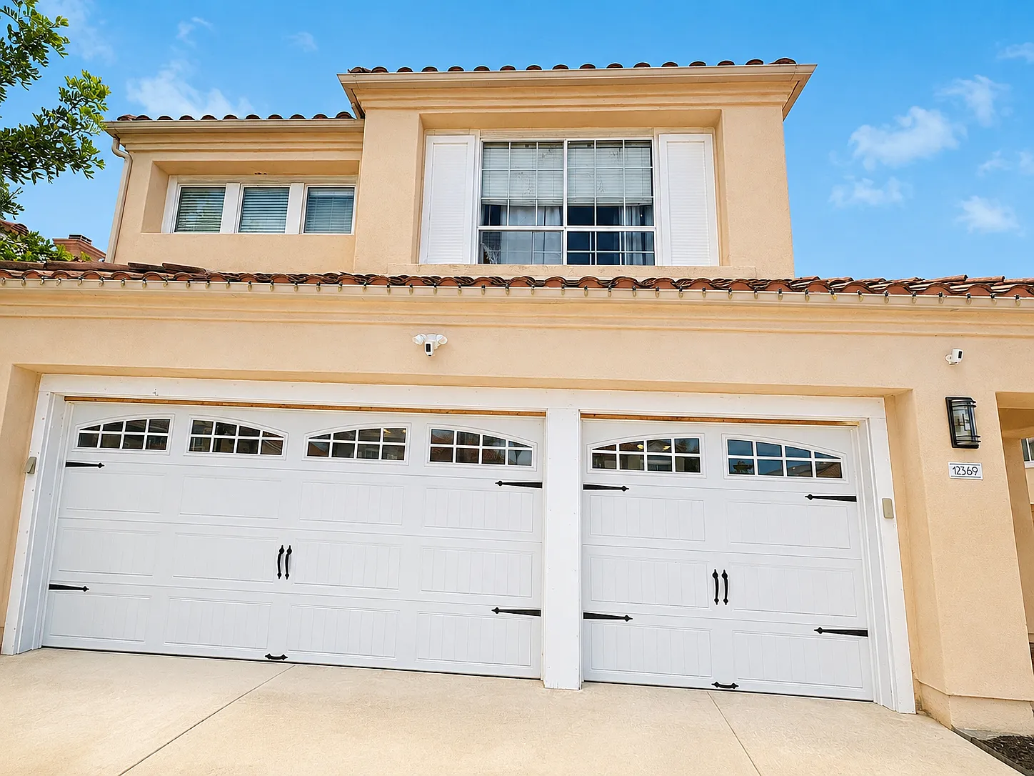 4 bed, 2885 sqft, $6,200 — Photo 1