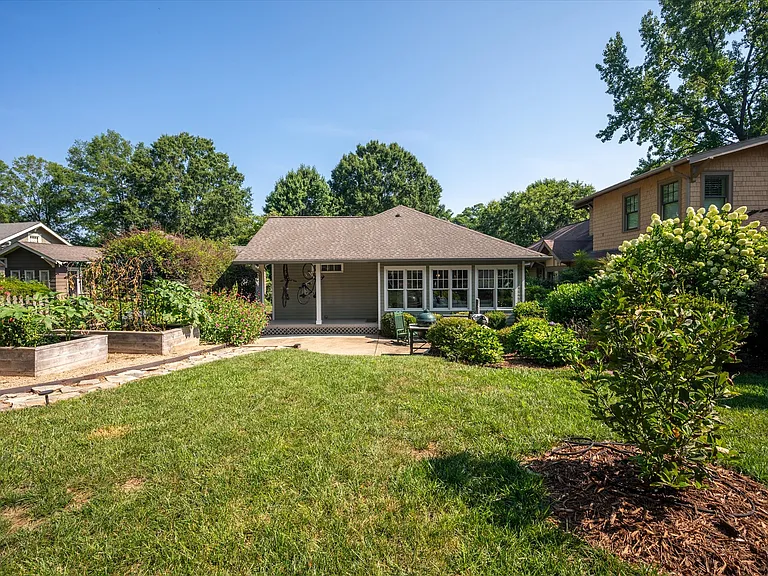 2038 Dartmouth Pl — Photo 11