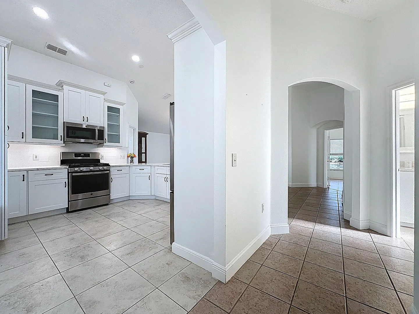 Remodeled Home in Regency Place, Davenport — Photo 3