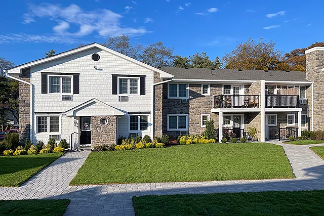 Fairfield Townhouses At Massapequa